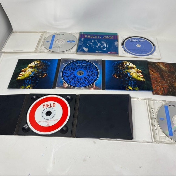 Pearl Jam Rock CDs and Book - Picture 4 of 4